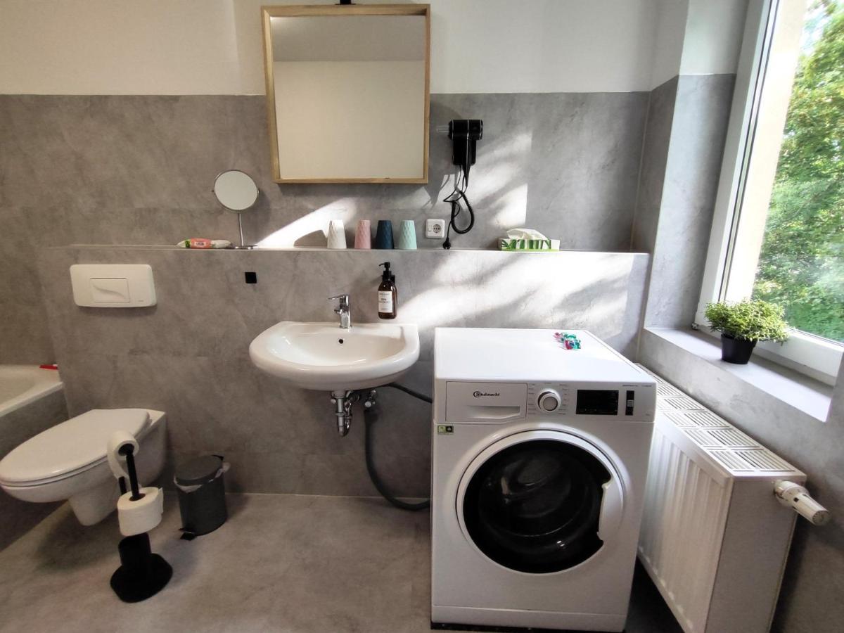 Bohnapartments Bechstein - Sehr Ruhig - 3 Schlafzimmer - Balkon - Gratis Stellplaetze- Wlan - Vollausstattung Neudietendorf 外观 照片
