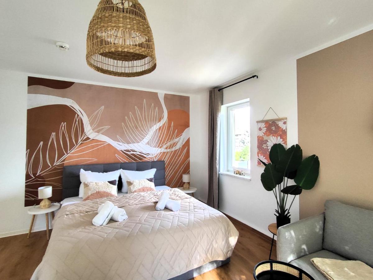 Bohnapartments Bechstein - Sehr Ruhig - 3 Schlafzimmer - Balkon - Gratis Stellplaetze- Wlan - Vollausstattung Neudietendorf 外观 照片